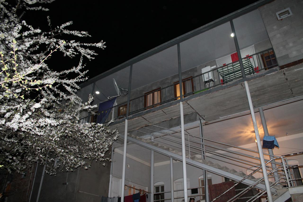 Best Host Sighnaghi Exterior photo